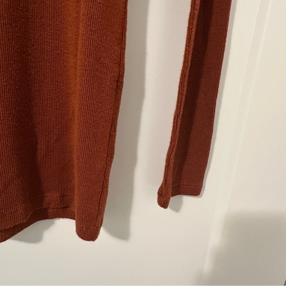 Aritzia Wilfred Only Turtleneck Burnt Orange Ribbed Top Size XS Women’s - Picture 6 of 11